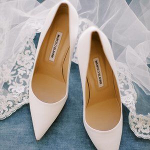 Manolo Blahnik Bb 90mm White Satin Pump- never worn in original packaging
